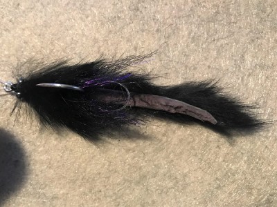 See the mono tail wrap guard on this black bunny fly